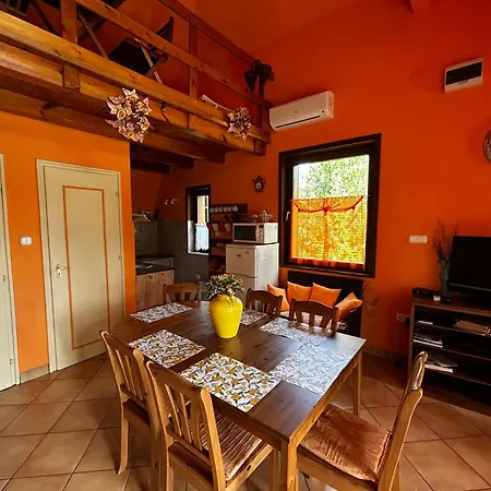 Mediterran Rezidencia Holiday home Zamardi